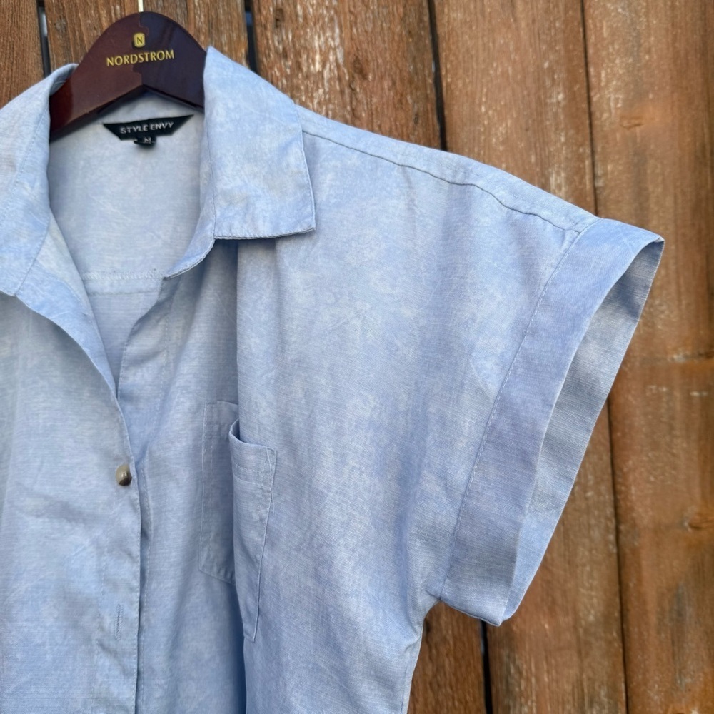 Style Envy Sky Blue Short Sleeve Button Down Shirt Blouse Size Medium - Picture 4 of 9